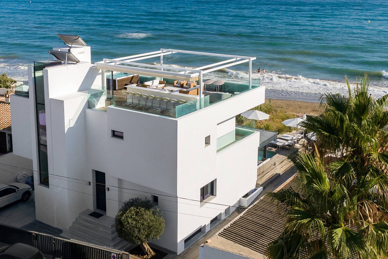 Beachfront Villa with Heated Pool & Spa in Las Chapas, Marbella