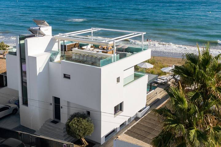 Villa pour 12 personnes, avec Balcon et Jacuzzi ainsi que Terrasse et Sauna à Marbella