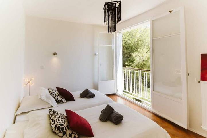 Gîte pour 4 personnes, avec piscine et balcon dans Casino De Cassis - 4