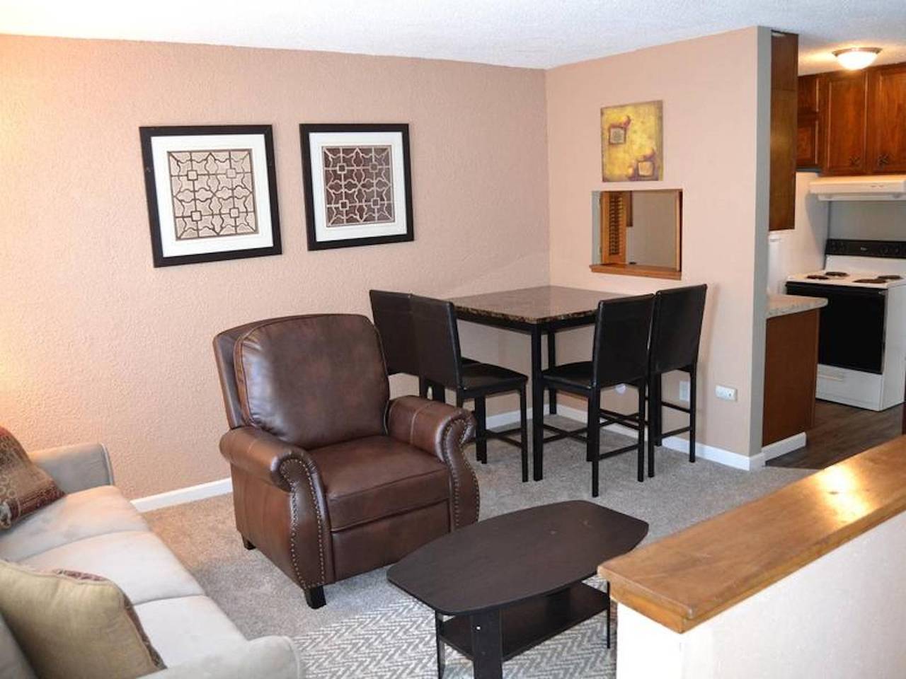 Ganze Wohnung, Entdecken Sie „einen perfekten Ort“ in Grand Forks in Grand Forks, Grand Forks County