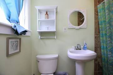 Cottage for 6 Guests in Newport East, Rhode Island, Picture 2