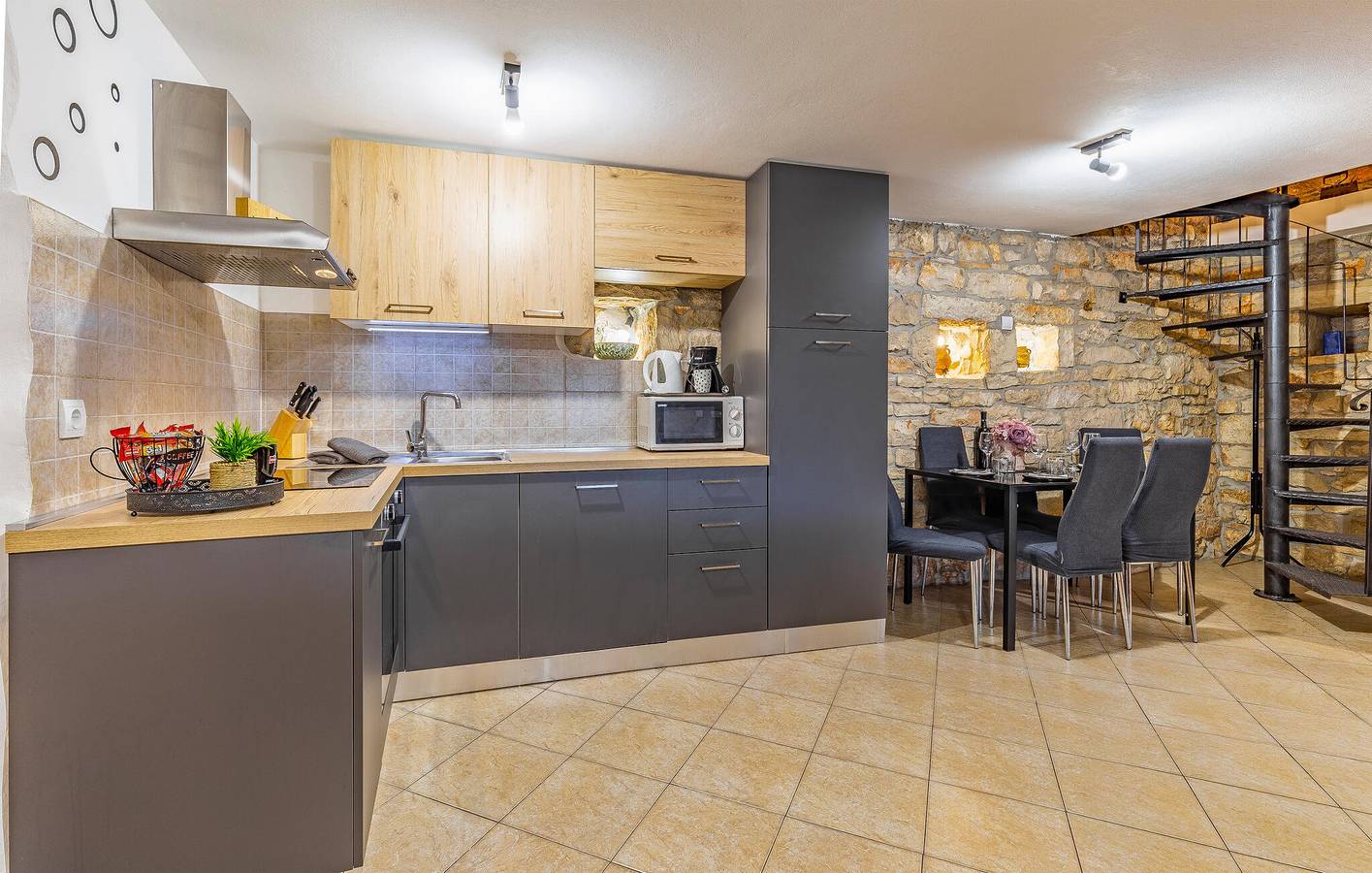 Ferienhaus für 5 Personen mit Terrasse in Peruski, Südküste Istrien