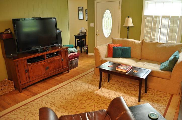 Vacation rental for 6 people, with terrace and yard in State College