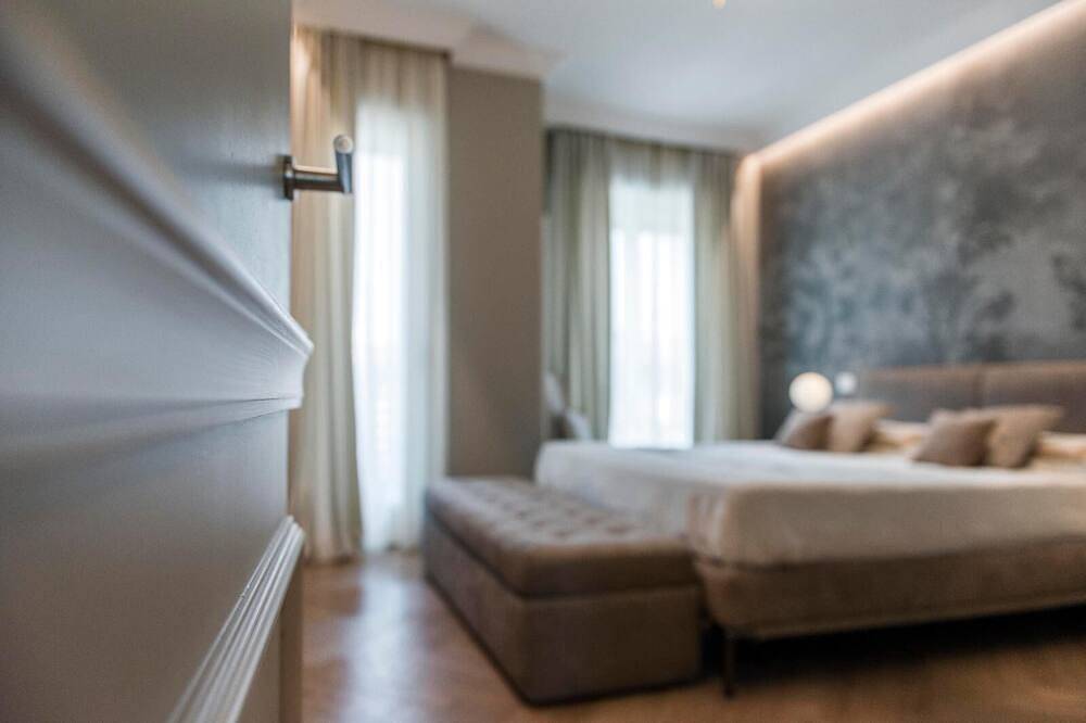 Apartamento entero, Delightful 3 rooms apartment in the center of Alba with view on the city and on the Langhe hills in Alba, Langhe