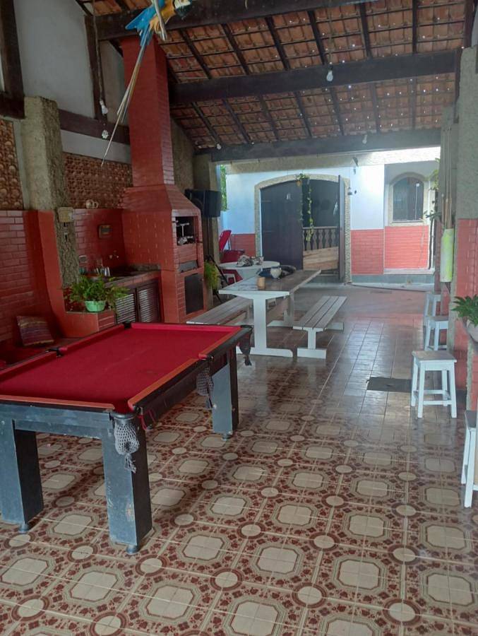 Casas e apartamentos de temporada para 2 pessoas, com vista e balcão em São Pedro da Aldeia