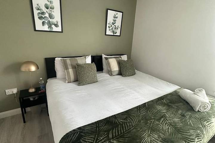Relaxing 4Br perfect for Long and Short Stay in Aylesbury, Buckinghamshire