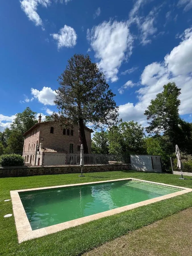 Casa de vacaciones para 20 personas, con piscina además de vistas y jardín - 1