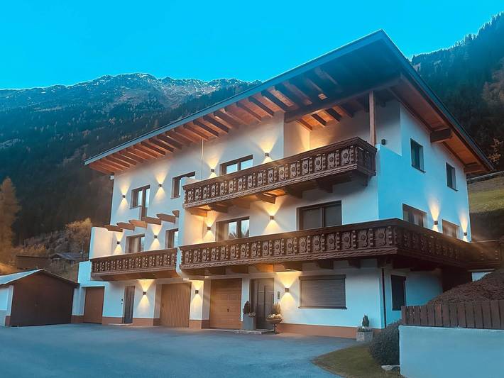 Ferienwohnung für 3 Personen, mit Balkon, kinderfreundlich im Pitztal