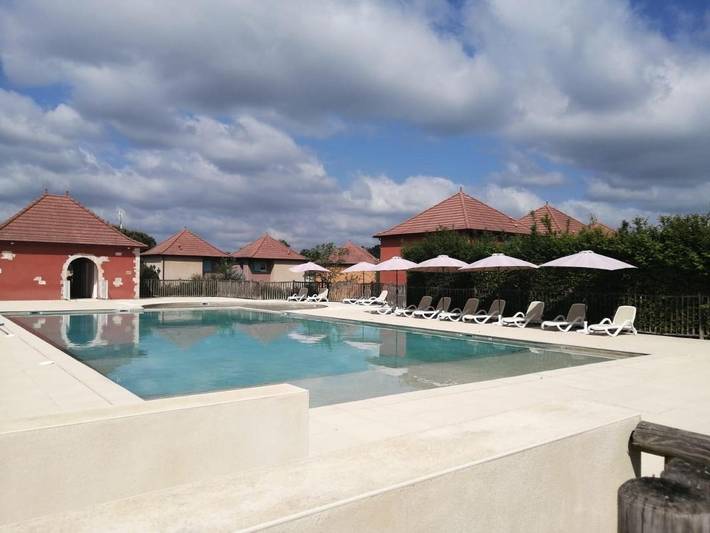 Appartement de vacances pour 6 personnes, avec vue et jardin ainsi que bassin pour enfant et piscine