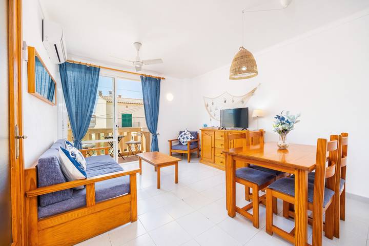 Ganze Wohnung, Ferienwohnung 'Can Vidal Ibiza' mit privatem Balkon, strandnah (Touristensteuer inkl.) in Colònia de Sant Jordi, Ses Salines