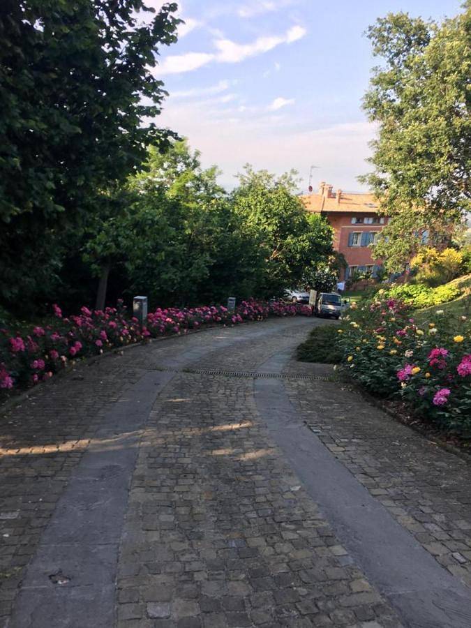 Appartamento per 12 persone, con Idromassaggio e Terrazza nonché Giardino e Piscina a Monte San Pietro