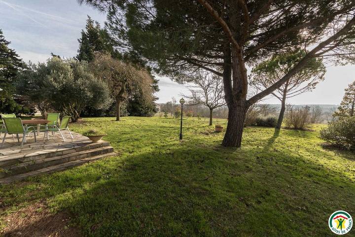 Gîte pour 8 personnes, avec jardin et terrasse dans Lauragais - 2