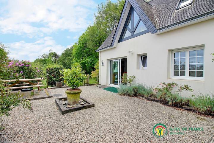 Gîte pour 4 personnes, avec terrasse et jardin à Plaudren