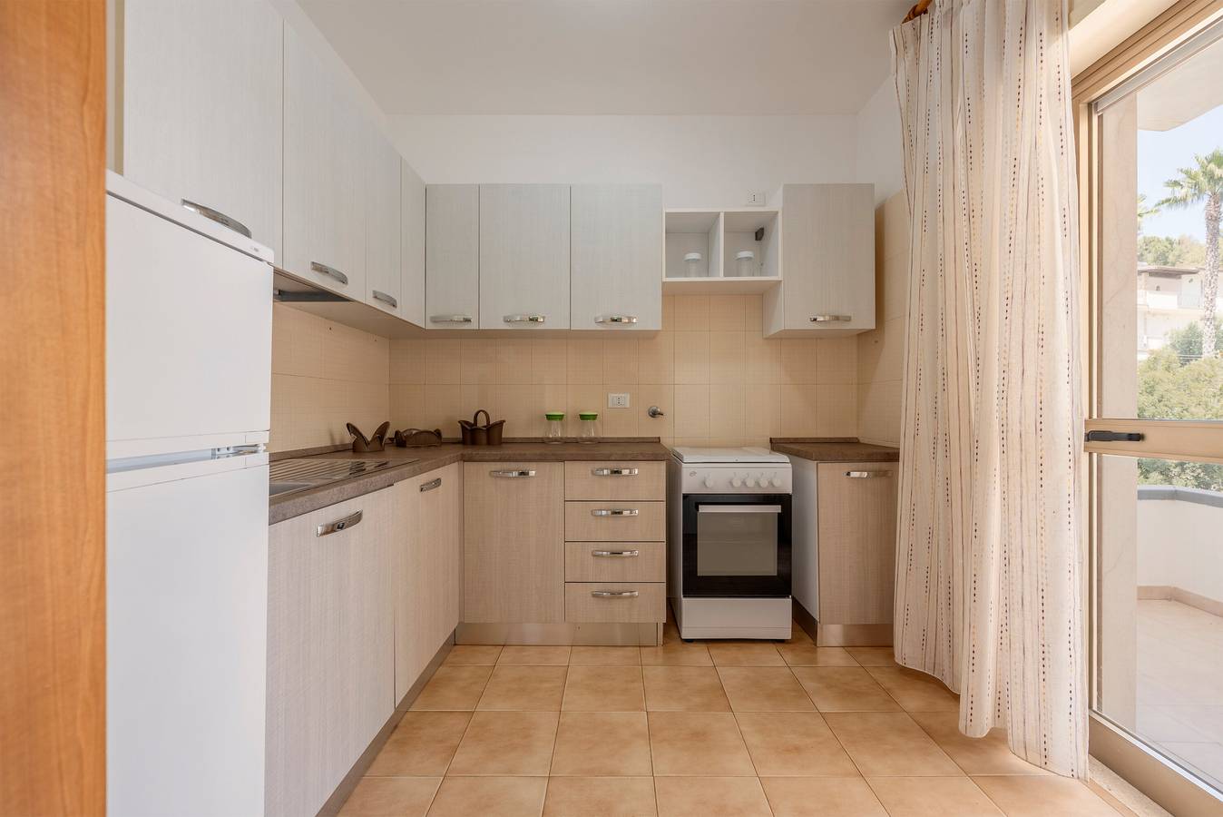 Entire apartment, Apartment 'Le Magnolie 7 -1° Piano' with Sea View, Wi-Fi and Air Conditioning in Balestrate, Palermo Province