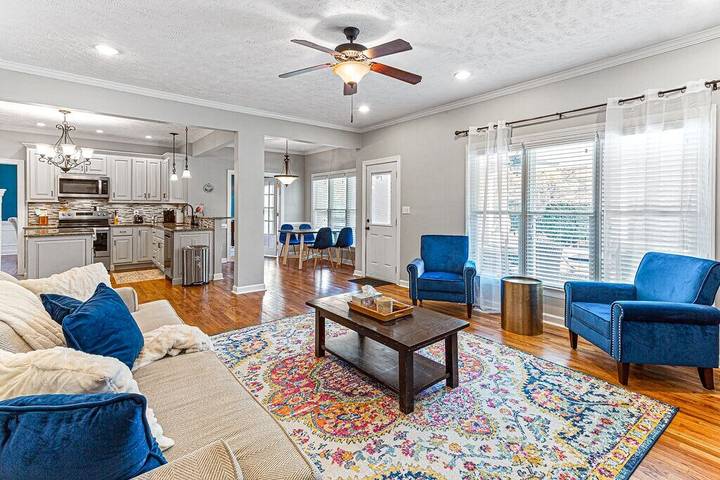 Vacation rental for 14 people, with balcony and yard in Fayetteville (NC)