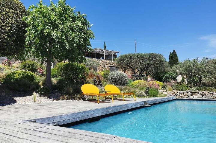 Chambre d’hôte pour 2 personnes, avec Terrasse et Jardin à Cotignac