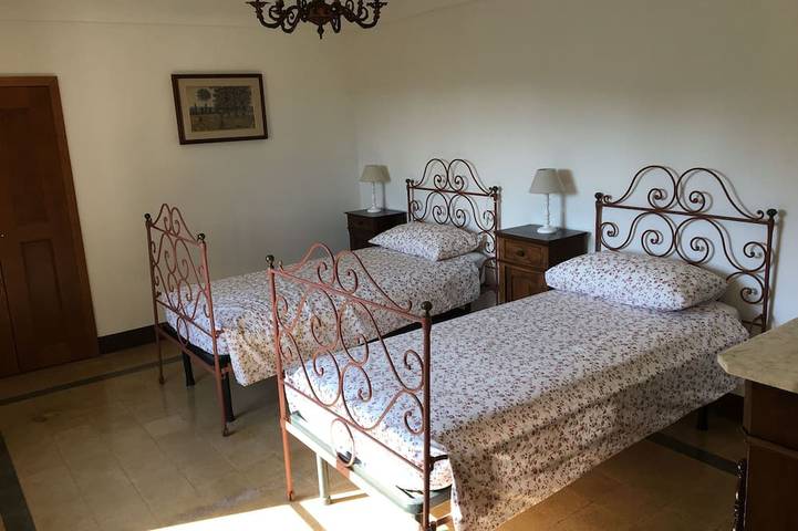 Ferienwohnung für 4 Personen, mit Pool und Garten in Savona - 2