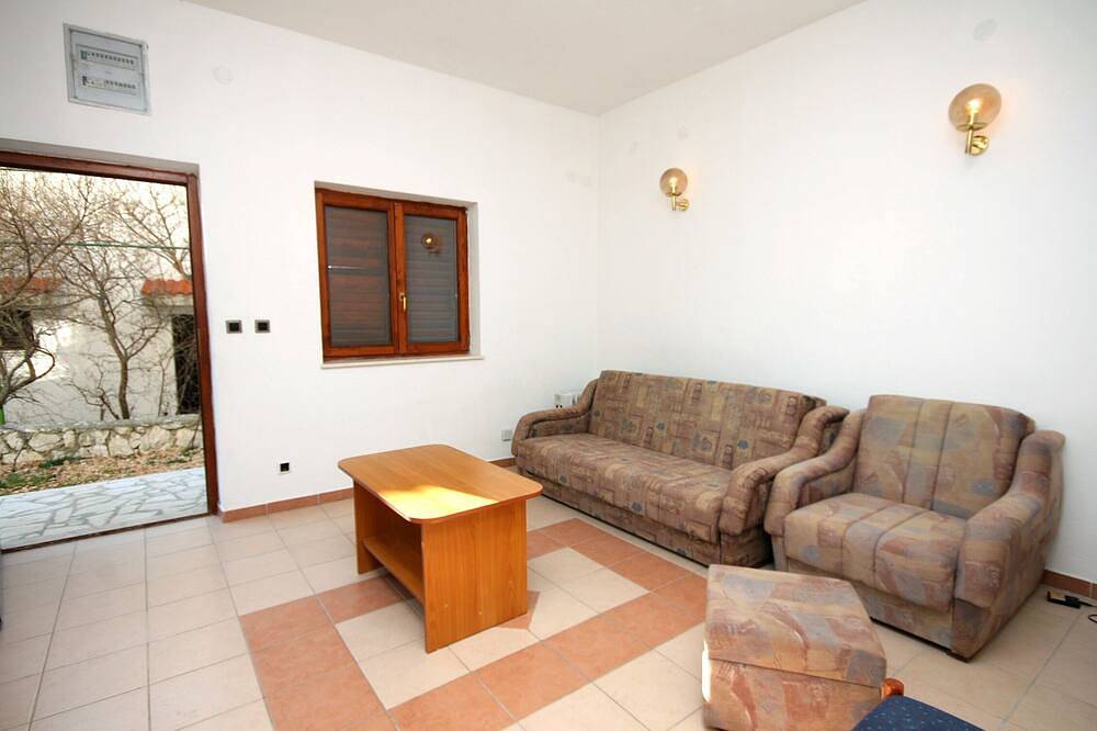 Ganze Wohnung, 1-Zimmer-Ferienwohnung mit Terrasse und Meerblick Marusici, Omis in Marusici, Split-Dalmatien