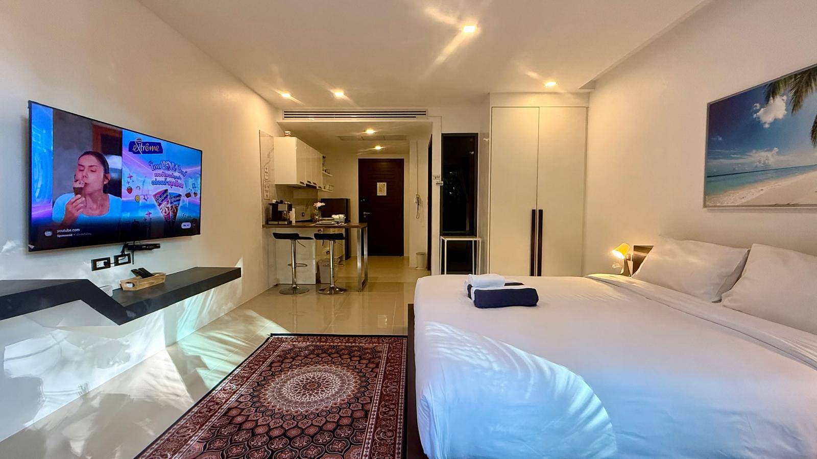 Ganze Wohnung, Emerald 312A – Studio mit Balkon und Gemeinschaftspool in Patong Beach, Phuket