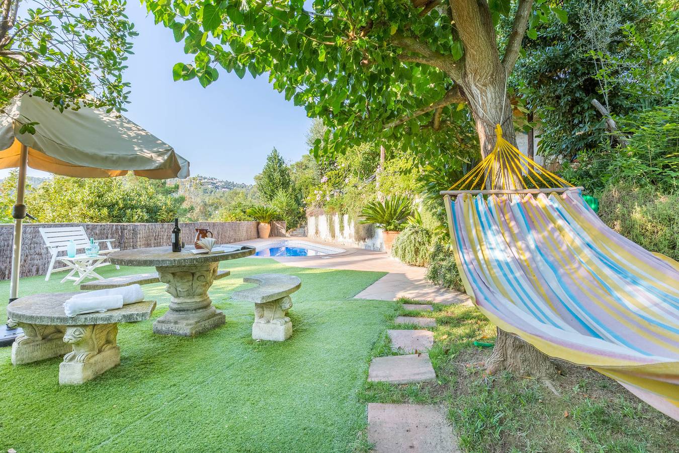 Dama in Lloret de Mar, Costa Brava