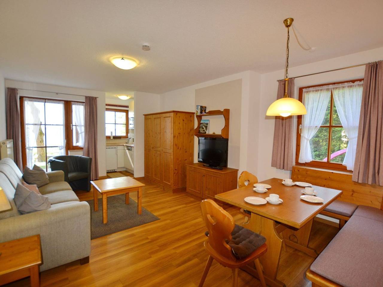 Ganze Ferienwohnung, Ferienresidenz Chiemseestrand - Apartment 7 - Ferienresidenz Chiemseestrand - Apartment 7 in Chieming, Chiemsee