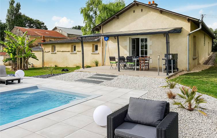 Location de vacances pour 6 personnes, avec jardin ainsi que piscine et terrasse à Montreuil-Bellay - 3