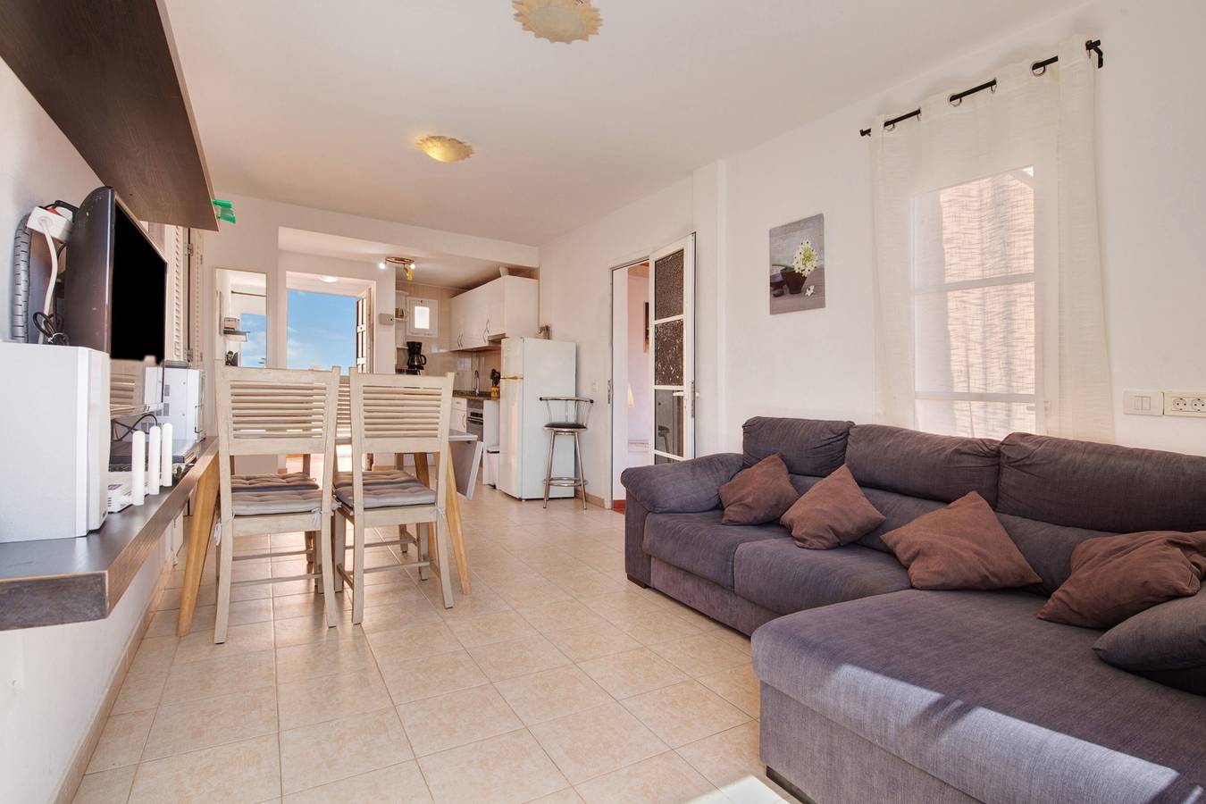 Apartamento entero, Apartamento 'Beautiful 3-Bed' con piscina, jardín y Wi-Fi in Caleta de Fuste, Antigua