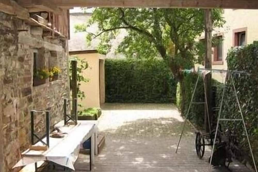 Ehemaliger Bauernhof! Wandern und Fahrrad fahren im Herzen der Eifel in Waxweiler, Eifelkreis Bitburg-Prüm