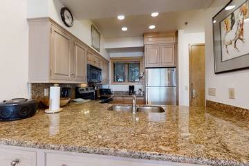 Vacation Apartment for 8 Guests in Steamboat Springs, Routt National Forest, Picture 1