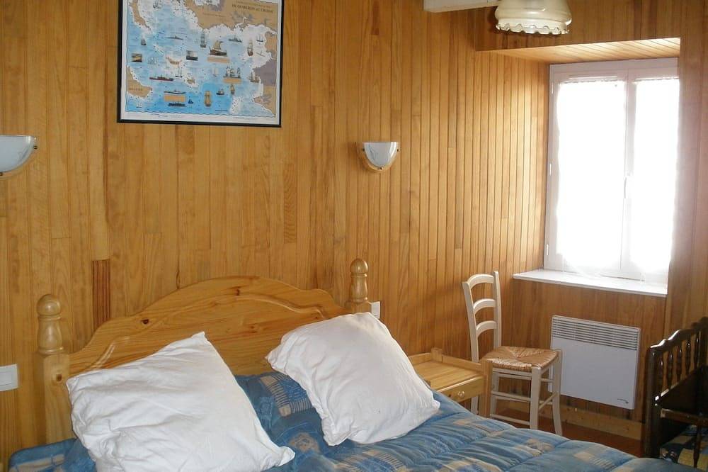 Steinhaus befindet sich 50 m Thalassotherapie, 100 m Crouesty Hafen und 300 m Strand in Kerjouanno, Arzon