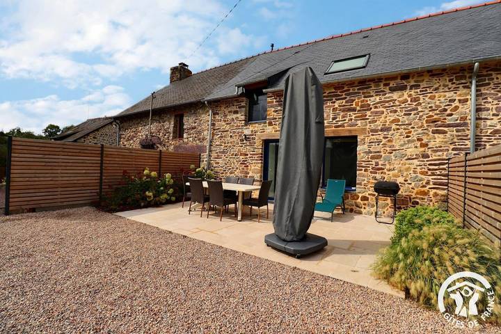 Gîte pour 6 personnes, avec piscine et jardin à Montfort-sur-Meu - 2