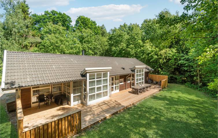 Feriehus for 10 personer, med jacuzzi og sauna samt terrasse, husdyr tilladt - 1