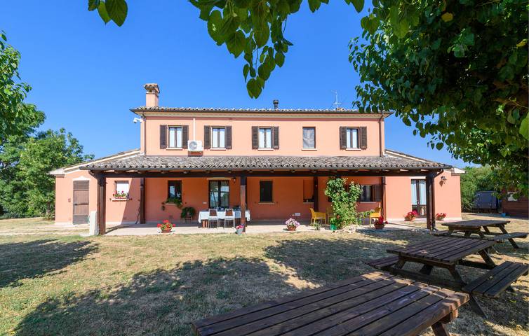 Ferienhaus für 12 Personen, mit Pool und Garten sowie Terrasse, kinderfreundlich - 1