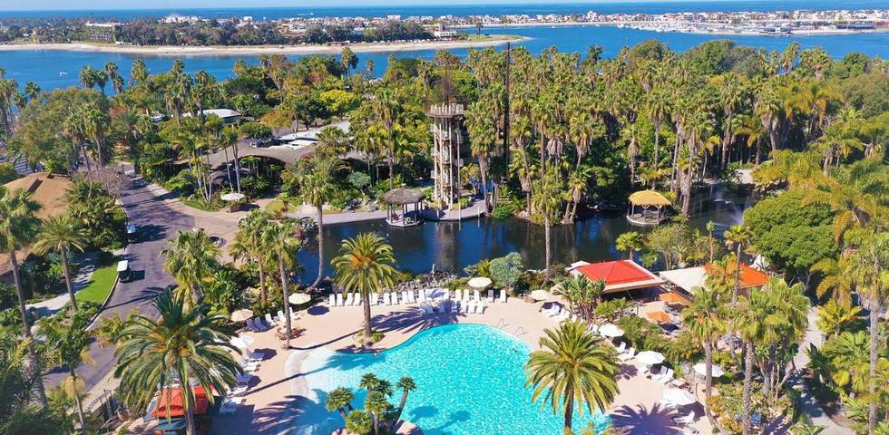 Bungalow para 4 personas, con jacuzzi y jardín además de piscina y sauna en San Diego
