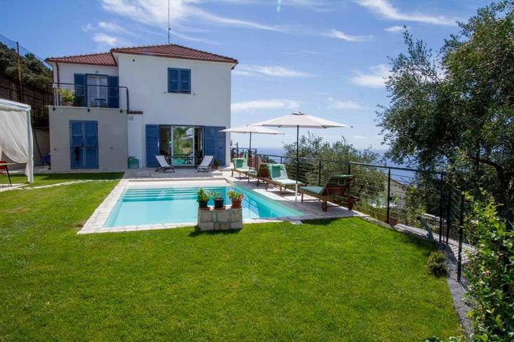 Chambre d’hôte pour 2 personnes, avec jardin ainsi que vue et piscine à Imperia - 2