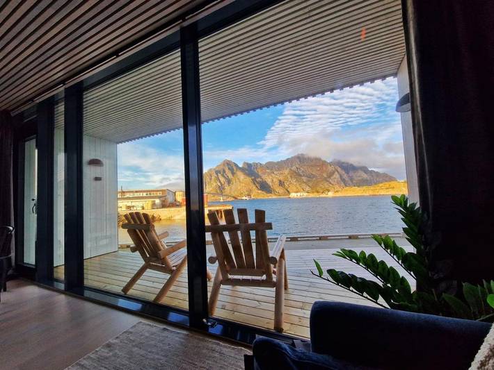Gîte pour 4 personnes, avec terrasse et vue dans Henningsvær