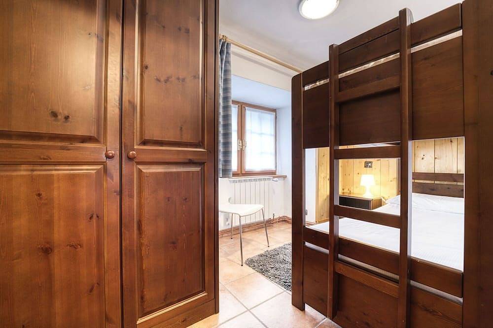 Ganze Wohnung, Herrliche Wohnung für 6 Personen mit Tv, Balkon, Haustiere erlaubt und Panoramablick in Isella (Macugnaga), Macugnaga