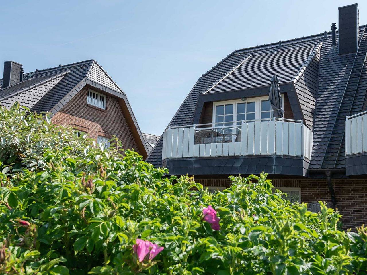 Ganze Ferienwohnung, Haus Carmen App. 12 - Zentrale 3-Zimmer Ferienwohnung auf ca. 52 m² Wohnfläche, für bis zu 4 Personen in Wenningstedt, Sylt