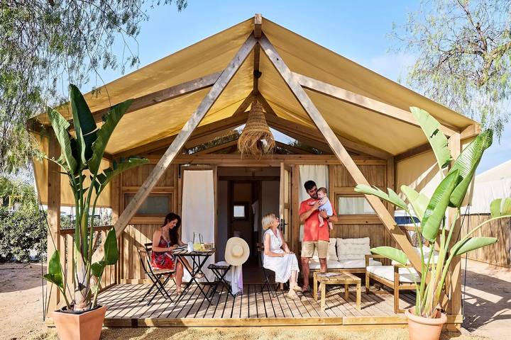 Caravan for 2 people, with View in Andalusia