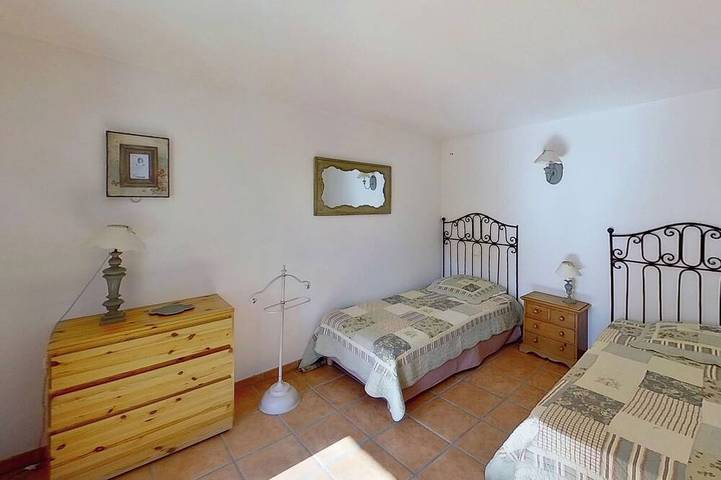 Location de vacances pour 6 personnes, avec piscine et jardin à Buisson - 4