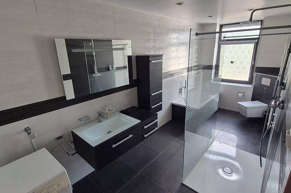 Ganze Wohnung, City Central Deluxe Apartment in Kaiserslautern, Saar-Nahe-Bergland