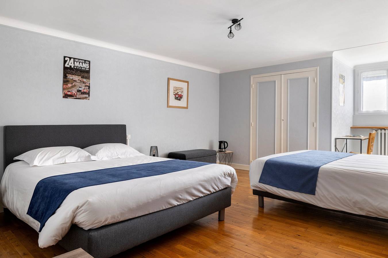 Chambre d'hôtes 'Chambre Ferrari' avec terrasse partagée, jardin partagé et Wi-Fi in Laigné-en-Belin, Sarthe