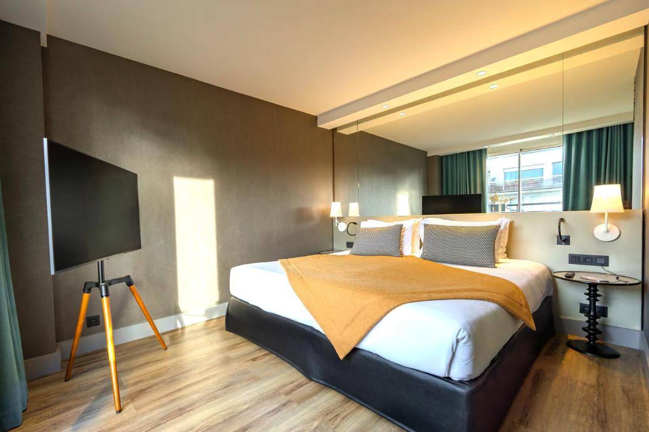 Hôbou - ex Hotel Acanthe in Boulogne-Billancourt, Hauts-de-Seine