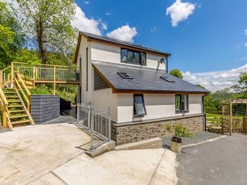 Log Cabin for 4 People in Powys, Mid-Wales, Photo 3
