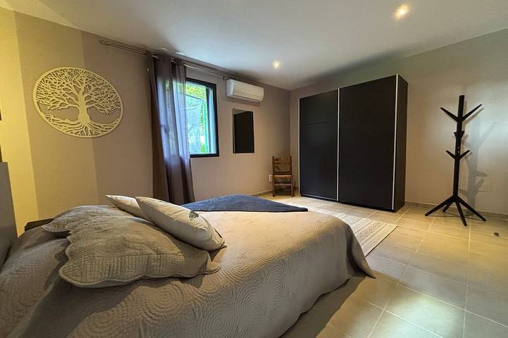 Location de vacances pour 8 personnes, avec terrasse ainsi que jardin et piscine à Saint-Vincent-de-Cosse - 4