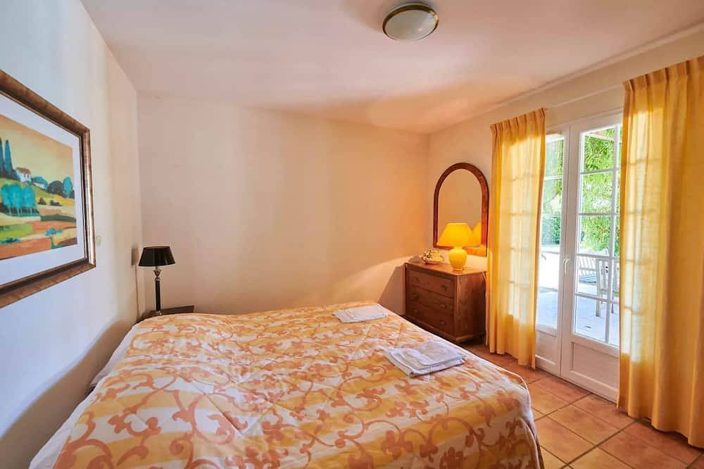 Villa 4 pers. indépendante, 2 salles de bain, piscine privée 4 personnes in Vasles, Deux-Sèvres