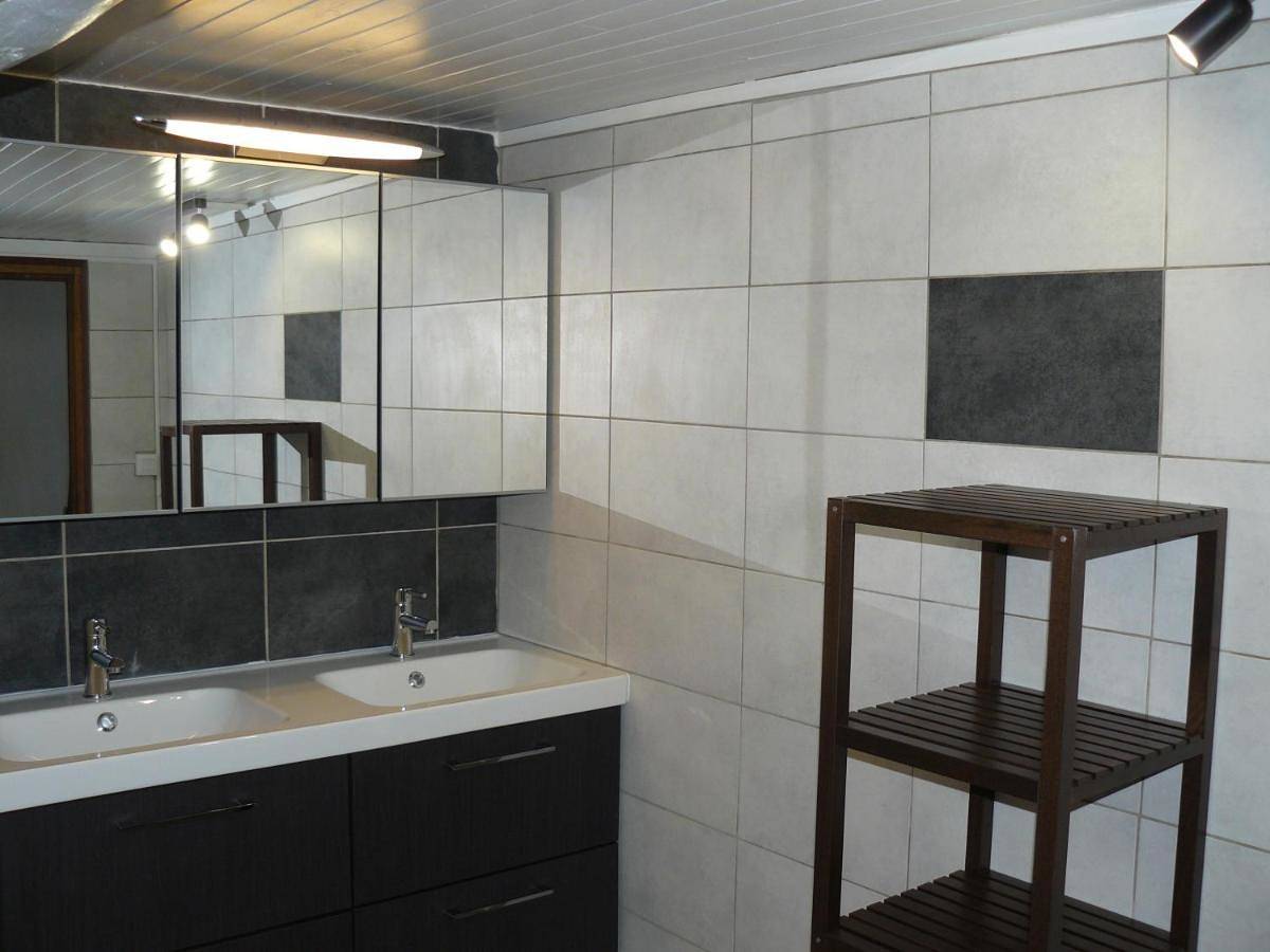 Appartement entier, Three-Bedroom Apartment in Le Chaffaut-Saint-Jurson, Alpes-de-Haute-Provence