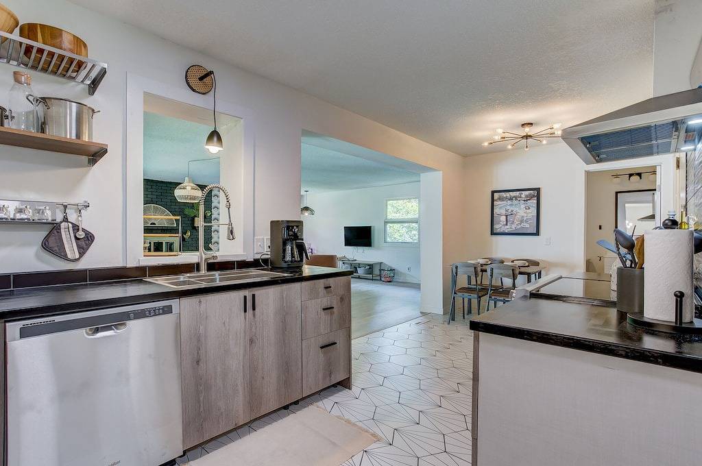 Private Patio W/ Fenced Yard in Safe Area! in Wichita, Kansas