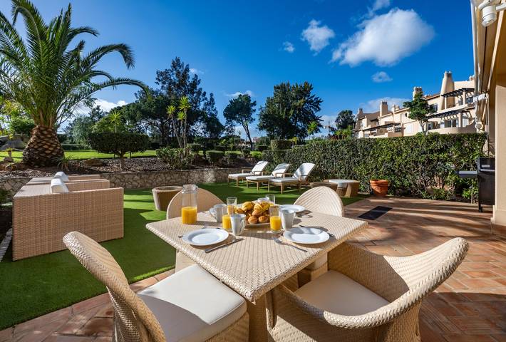 Apartment for 4 people, with children pool and garden in Quinta do Lago