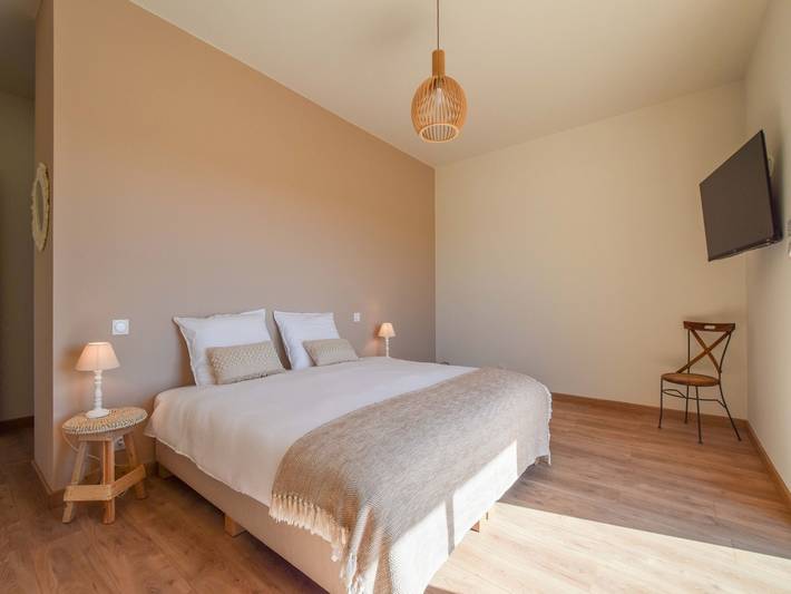 Location de vacances pour 8 personnes, avec piscine et jardin à Saint-Médard-d'Excideuil - 3